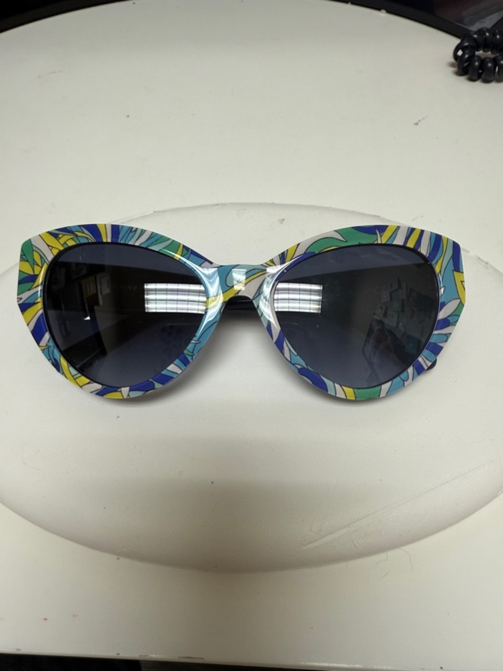 Kate spade sunglasses.
New, never worn.
“Pasleigh”